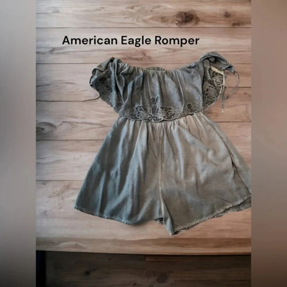 American Eagle‎ 🦅 crochet off the shoulder romper NWT